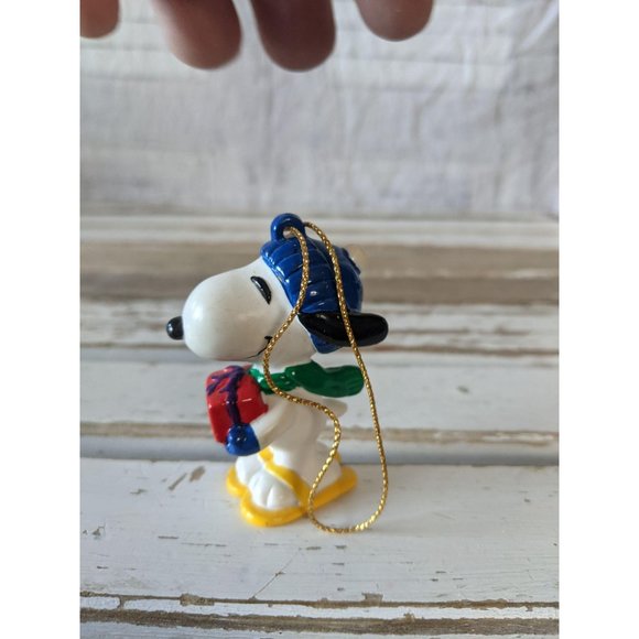 United feature Snoopy Snow Sandals present hat orn - Picture 3 of 6